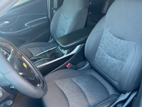 Used 2018 Chevrolet Volt LT FWD image 16