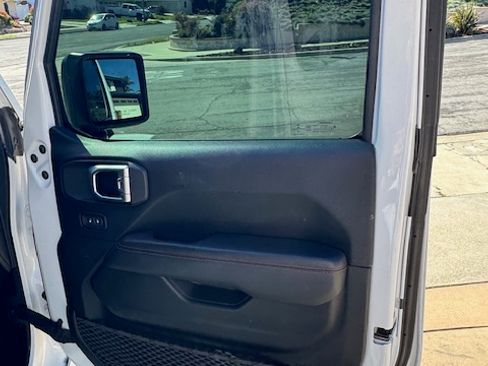 Used 2019 Jeep Wrangler Unlimited Rubicon image 21