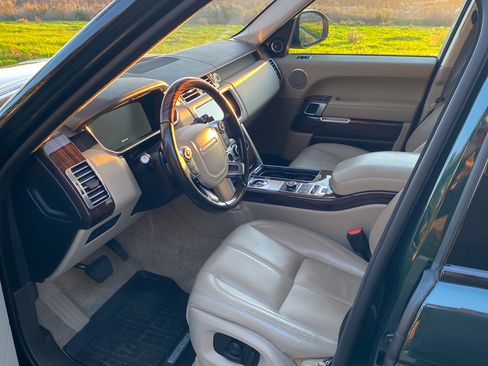 Used 2017 Land Rover Range Rover image 2