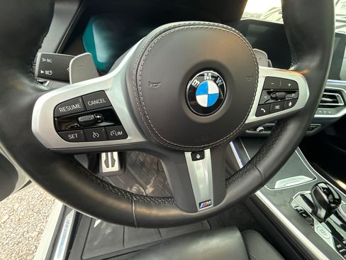 Used 2022 BMW X7 xDrive40i w/ M Sport Package AWD/4WD image 16