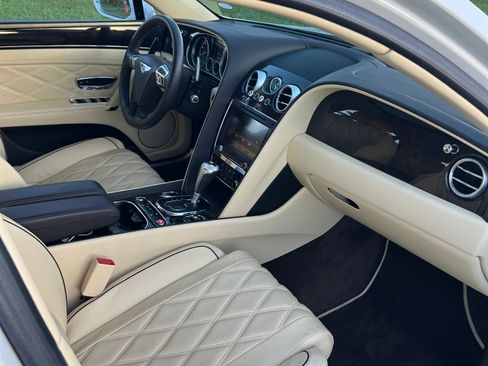 Used 2016 Bentley Flying Spur V8 image 15