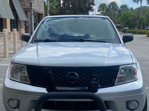 Used 2019 Nissan Frontier SV AWD/4WD image 1
