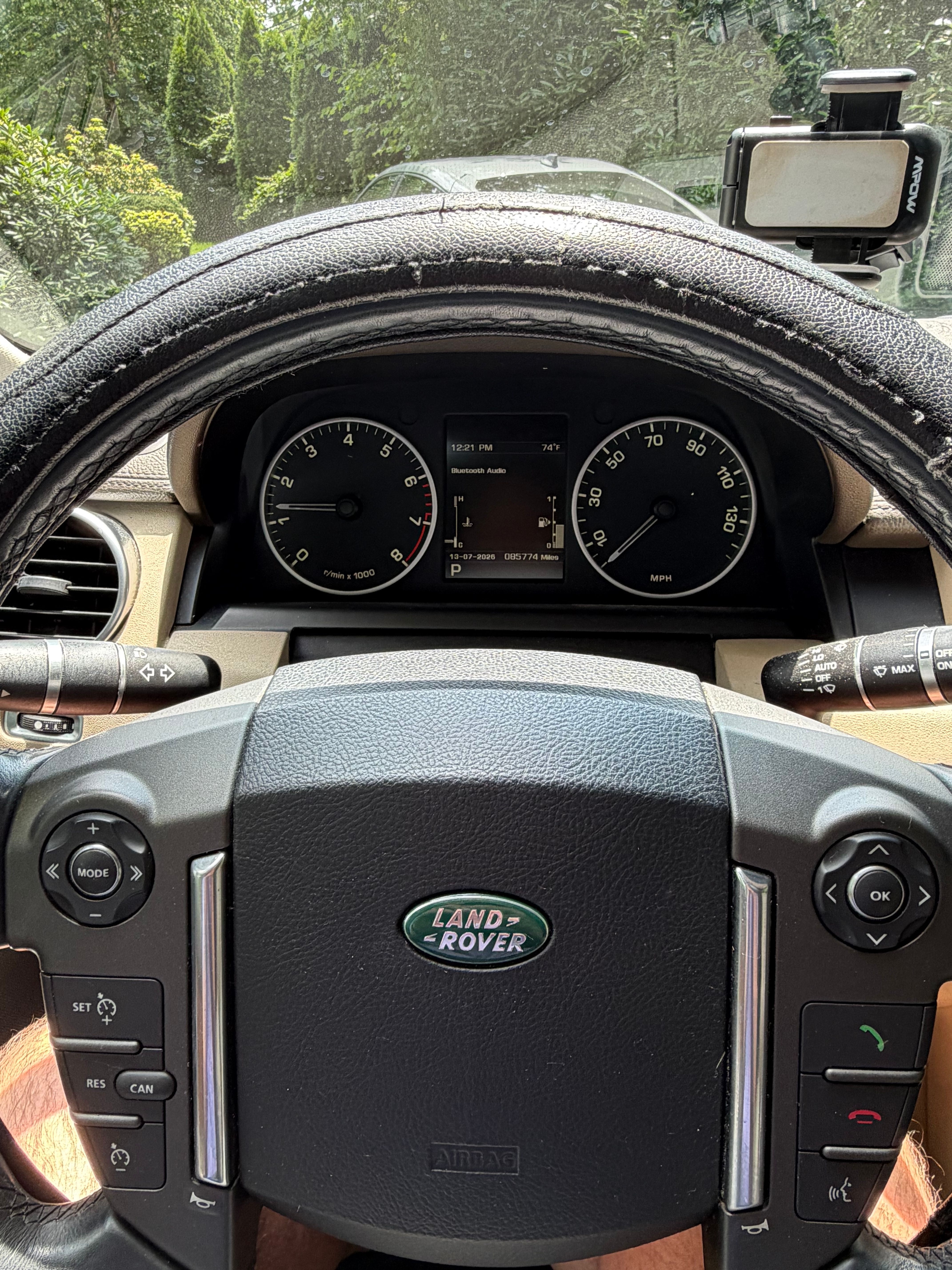 Used 2013 Land Rover LR4 HSE AWD/4WD image 9