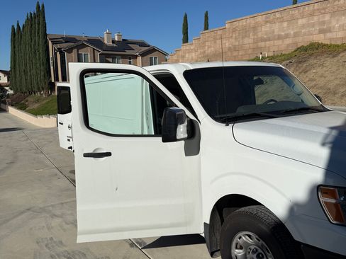 Used 2016 Nissan NV 3500 SV w/ Technology Package image 10