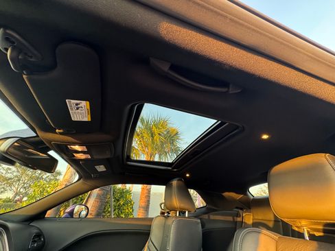 Used 2016 Dodge Challenger SRT Hellcat image 12