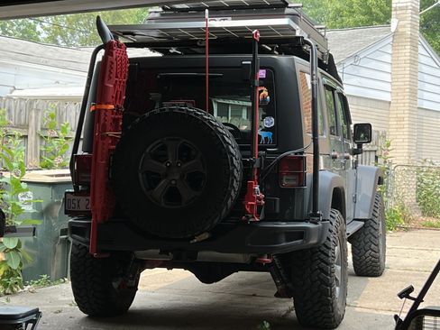 Used 2017 Jeep Wrangler Unlimited Rubicon image 5