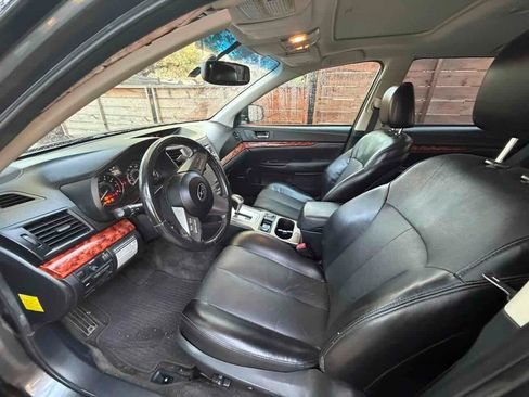 Used 2011 Subaru Outback 3.6R Limited w/ PWR Moonroof Pkg AWD/4WD image 12