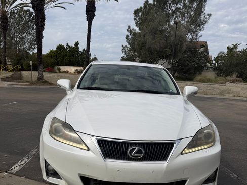 Used 2011 Lexus IS 250 250 Sedan 4D w/ Premium Pkg Value Edition image 5