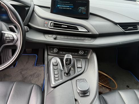 Used 2019 BMW i8 Coupe image 12