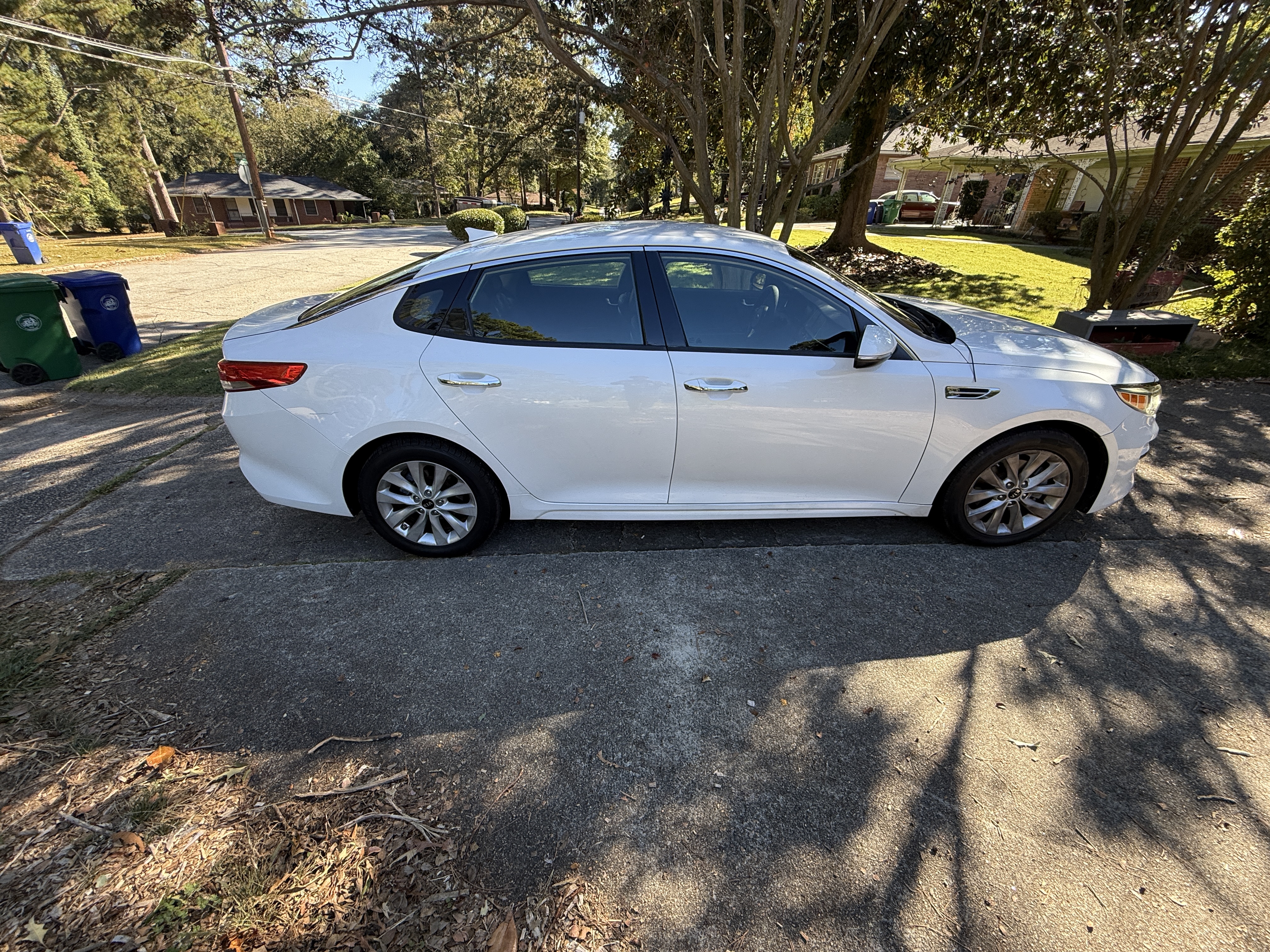 Used 2017 Kia Optima EX FWD image 10