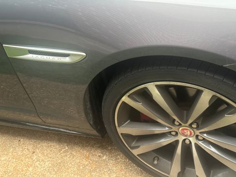 Used 2016 Jaguar XF S RWD image 5