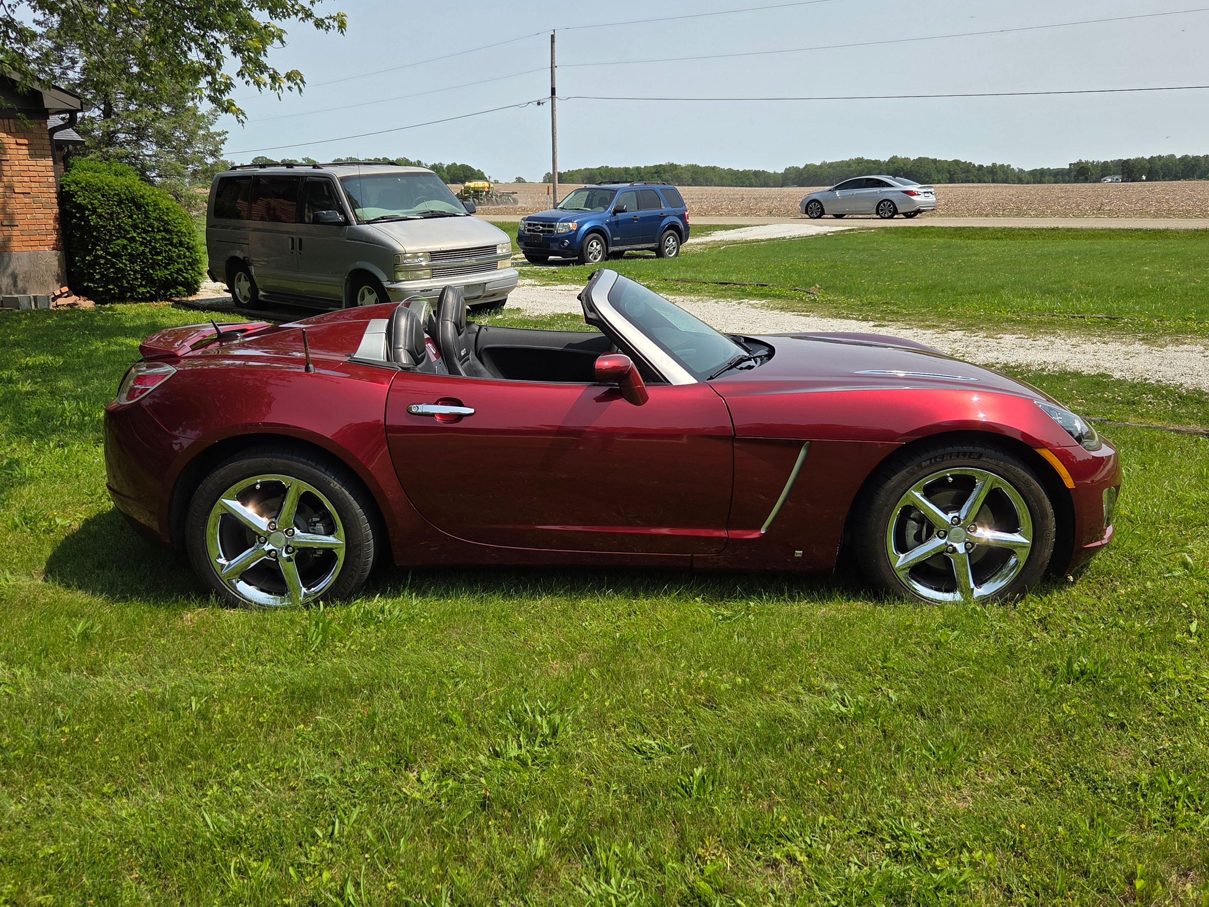 Used 2009 Saturn Sky Red Line RWD image 12