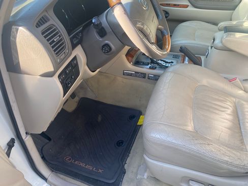 Used 2004 Lexus LX 470 4WD image 9