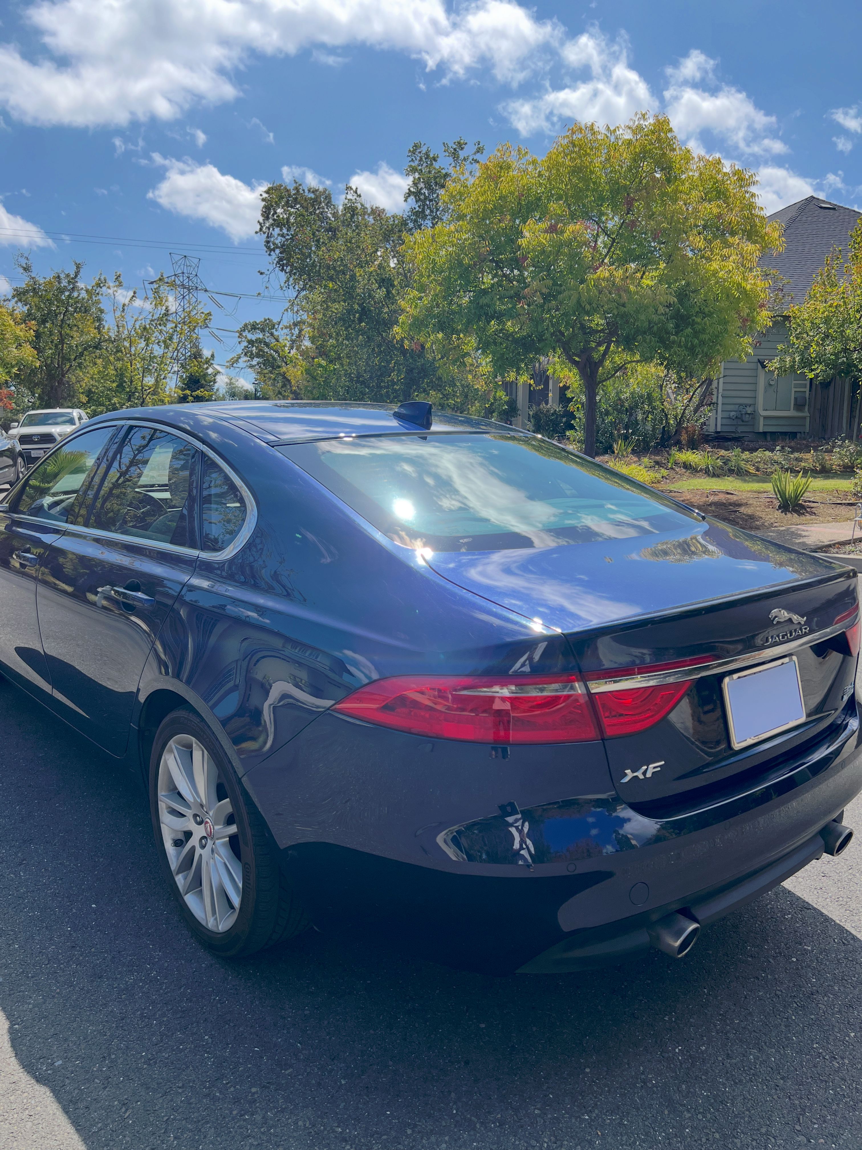Used 2017 Jaguar XF Prestige AWD/4WD image 13