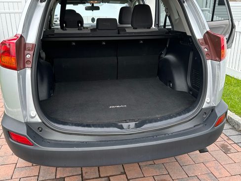 Used 2013 Toyota RAV4 LE AWD/4WD image 2