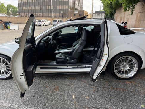 Used 2006 MAZDA RX-8 w/ Grand Touring Pkg image 6