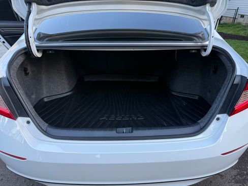 Used 2018 Honda Accord EX-L image 10