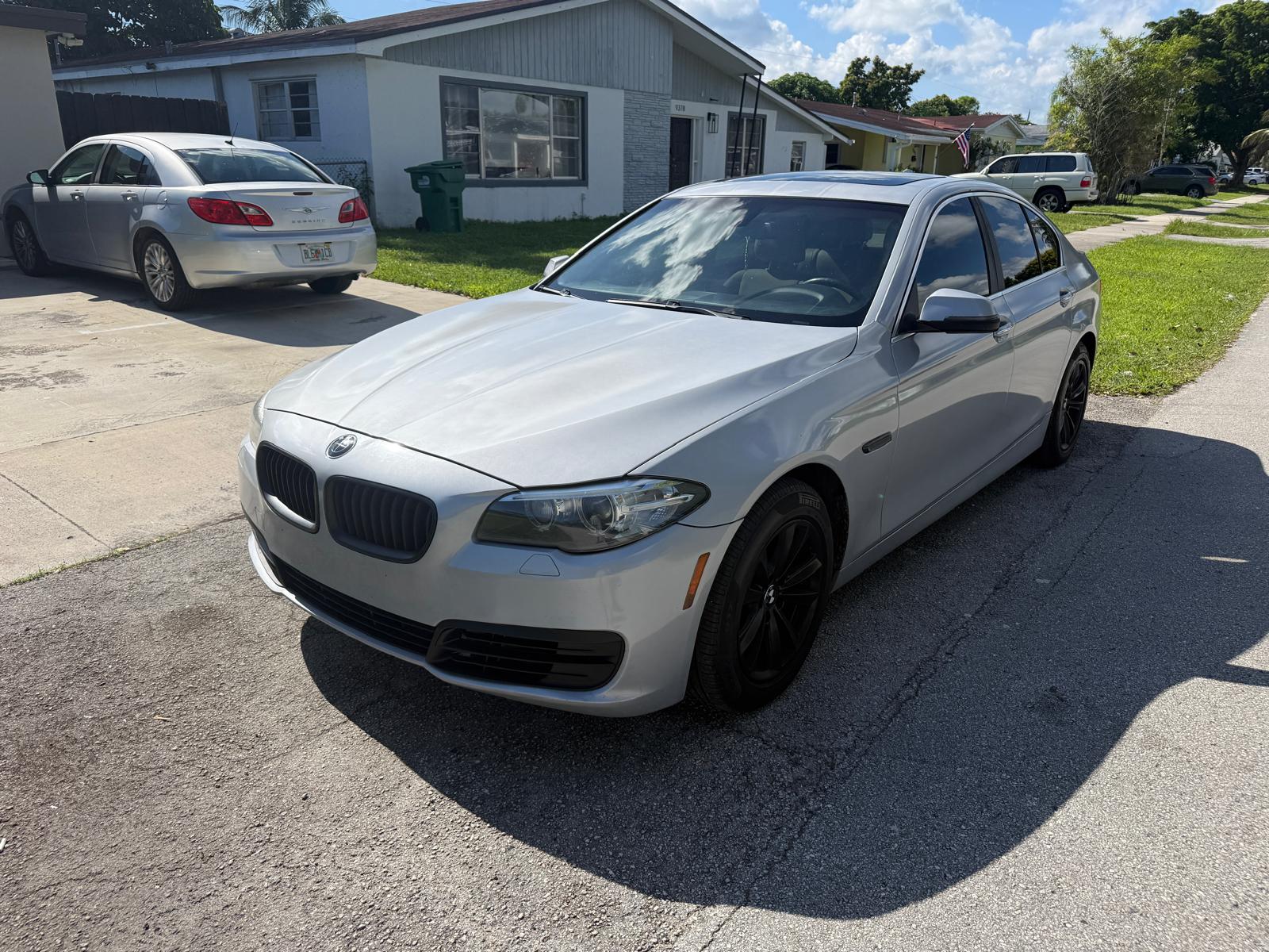 Used 2014 BMW 528i Sedan RWD image 1