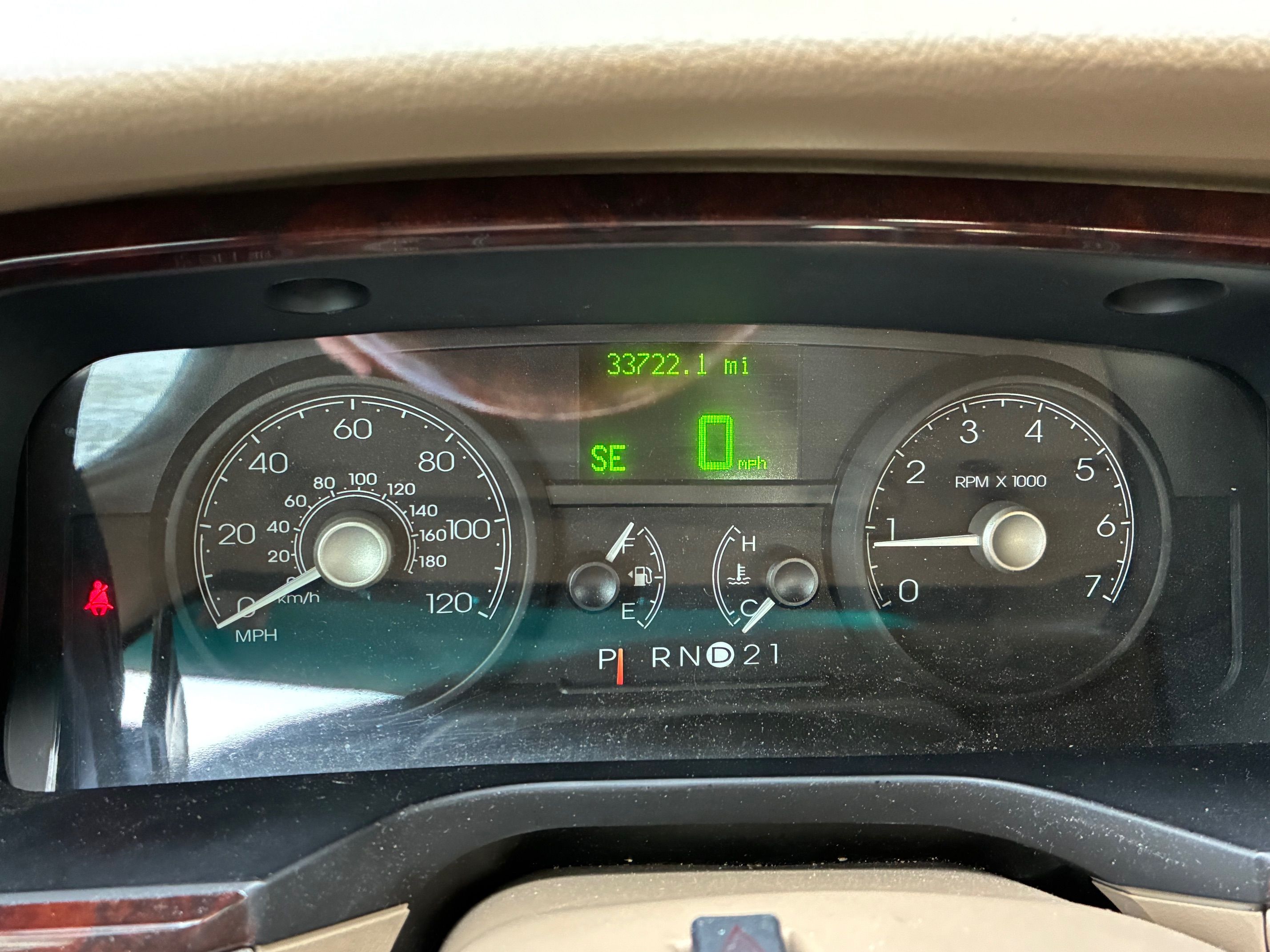 Used 2006 Lincoln Town Car Designer Series RWD image 11