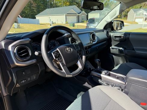 Used 2022 Toyota Tacoma SR5 image 13
