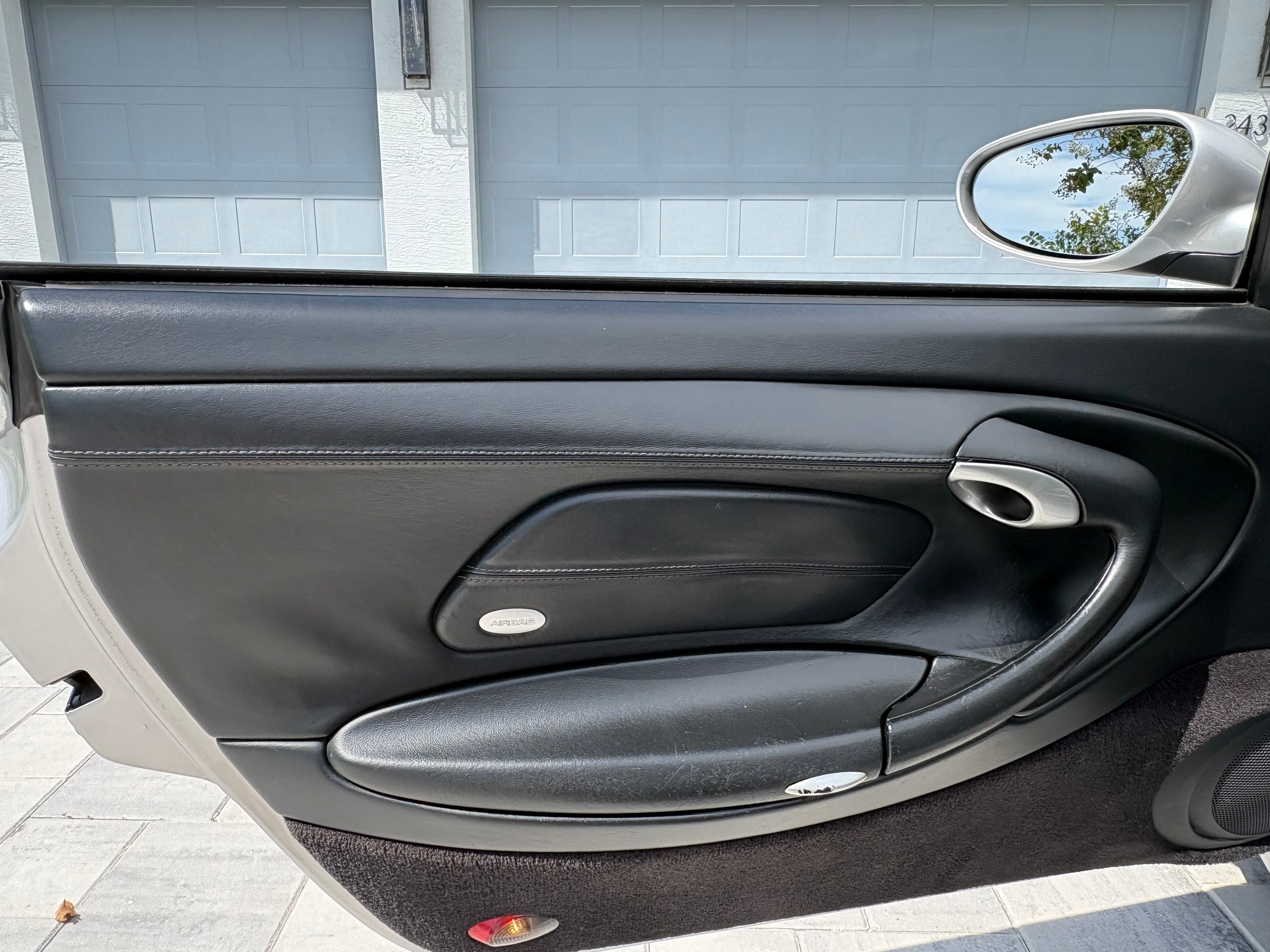 Used 2001 Porsche 911 Cabriolet image 22
