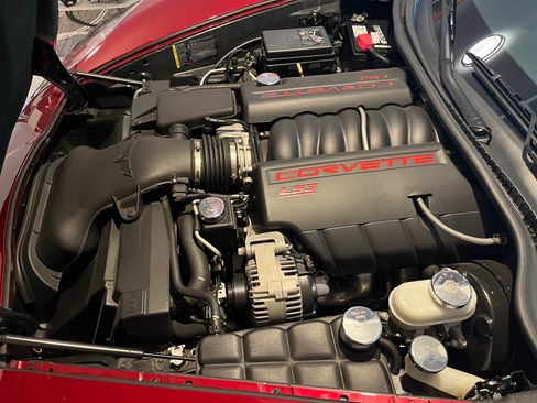 Used 2010 Chevrolet Corvette Convertible w/ Preferred Equipment Group RWD image 30