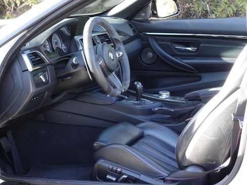 Used 2019 BMW M4 Convertible w/ Competition Package image 17