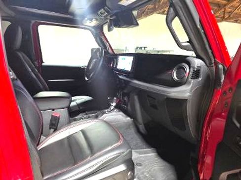 Used 2024 Jeep Wrangler Unlimited Rubicon image 6