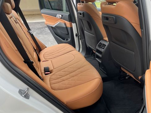 Used 2023 BMW X5 xDrive45e image 14