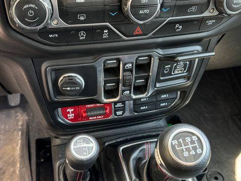 Used 2021 Jeep Gladiator Rubicon w/ LED Lighting Group image 15