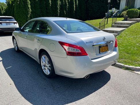 Used 2011 Nissan Maxima 3.5 SV w/ Monitor Pkg FWD image 9
