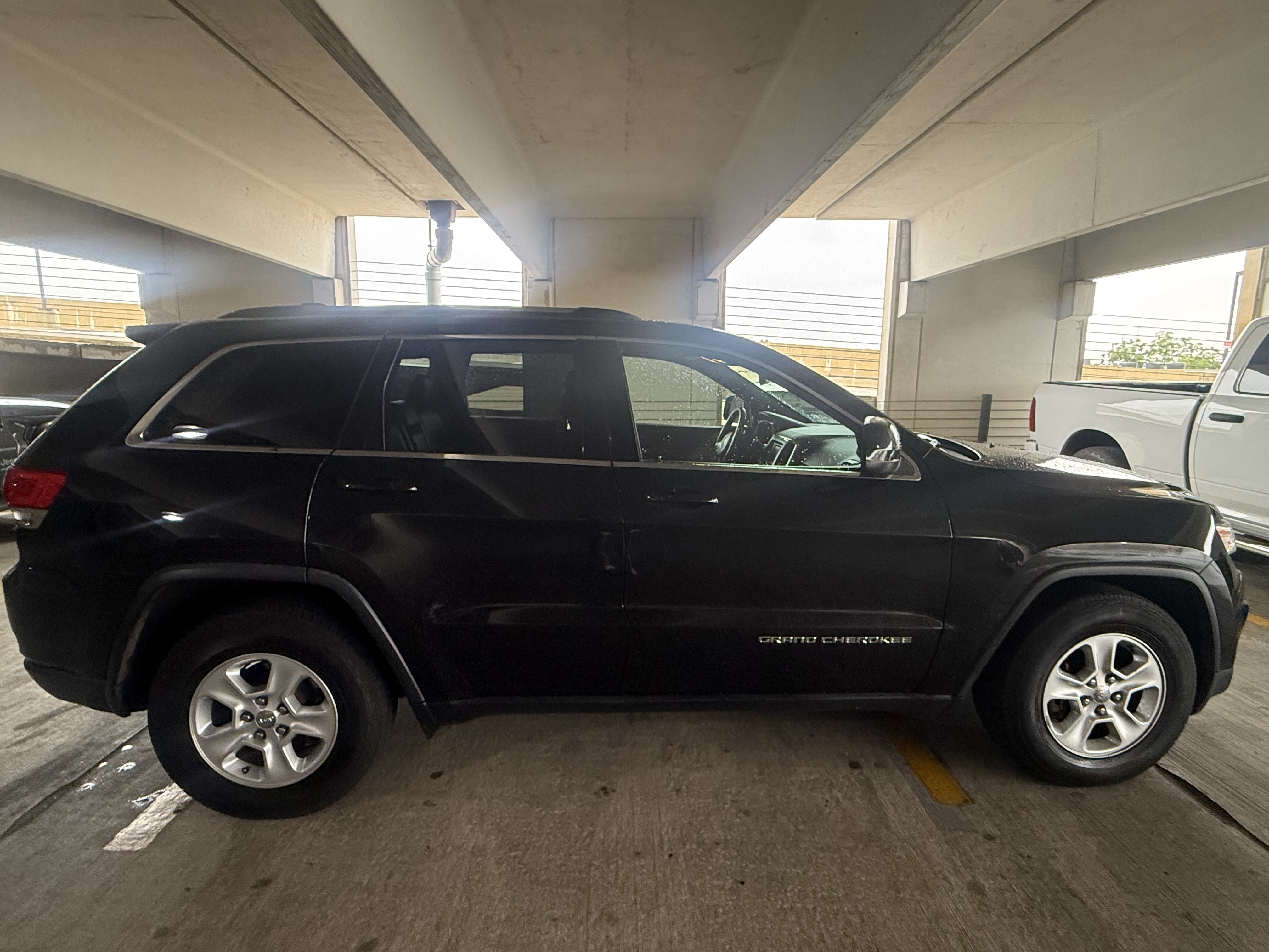 Used 2015 Jeep Grand Cherokee Laredo w/ Quick Order Package 23E RWD image 4