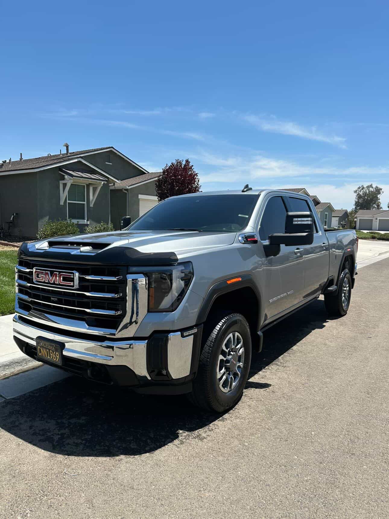 Used 2024 GMC Sierra 2500 SLE AWD/4WD image 1