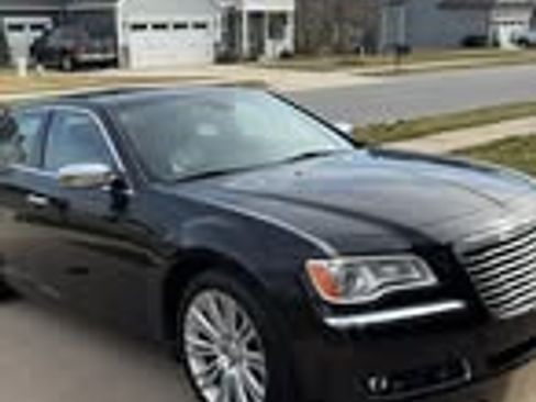 Used 2011 Chrysler 300 C w/ Sound Group image 4