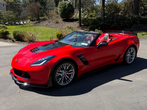 Used 2016 Chevrolet Corvette Z06 w/ 3LZ Preferred Equipment Group RWD image 5