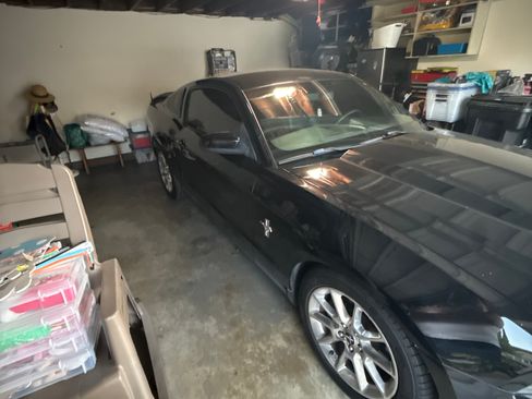 Used 2011 Ford Mustang Premium w/ 202A Rapid Spec Order Code RWD image 6