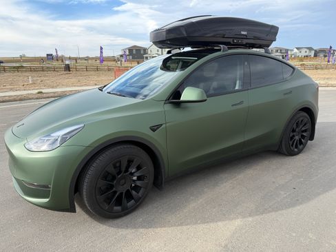 Used 2023 Tesla Model Y Long Range image 2