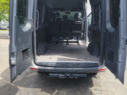Used 2021 Mercedes-Benz Sprinter 2500 image 13