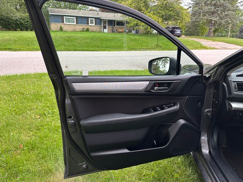 Used 2019 Subaru Legacy 2.5i Premium AWD/4WD image 6