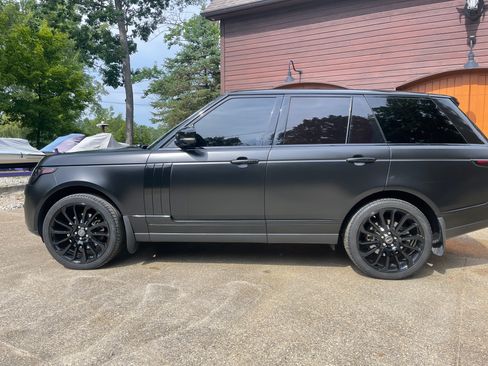 Used 2015 Land Rover Range Rover HSE image 2