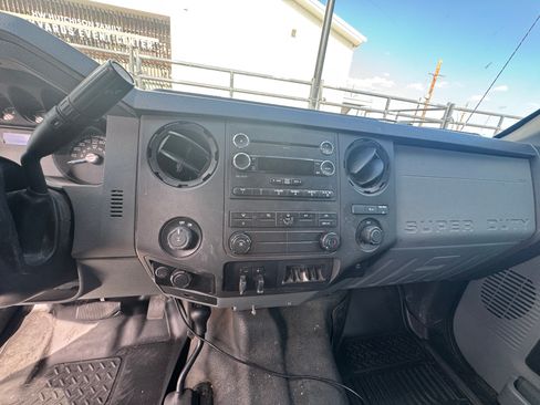 Used 2014 Ford F250 XL w/ Power Equipment Group image 11