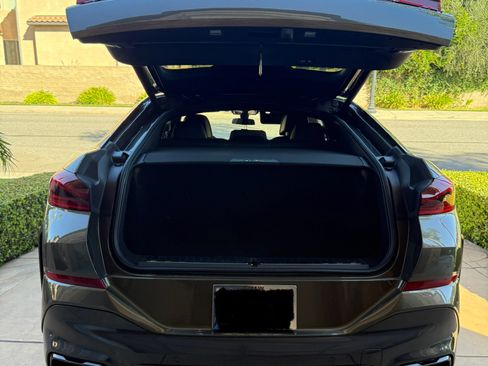 Used 2020 BMW X6 xDrive40i w/ M Sport Package image 6