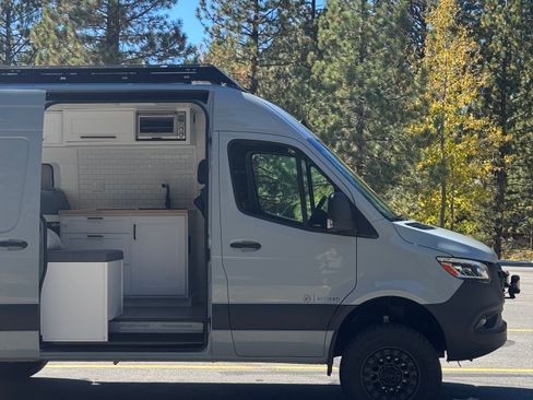 Used 2023 Mercedes-Benz Sprinter 2500 image 13