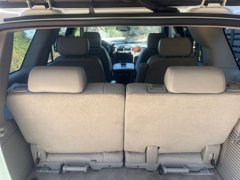 Used 2008 Chevrolet Tahoe LTZ w/ LTZ Preferred Equipment Group AWD/4WD image 10