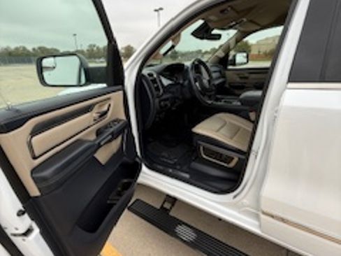 Used 2021 RAM 1500 Limited w/ Advanced Safety Group image 8