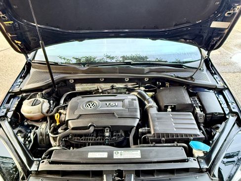Used 2015 Volkswagen GTI SE FWD image 12