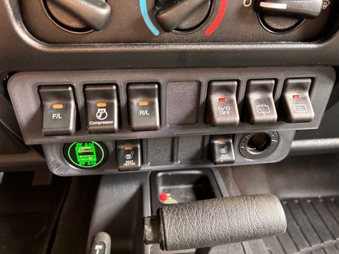 Used 2004 Jeep Wrangler 4WD image 16