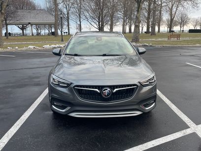 Used 2019 Buick Regal Essence w/ Driver Confidence Package I