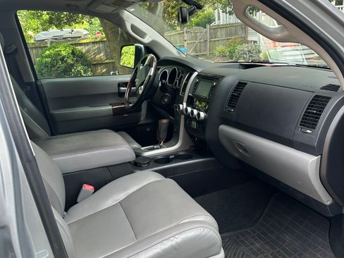 Used 2015 Toyota Sequoia Platinum AWD/4WD image 10