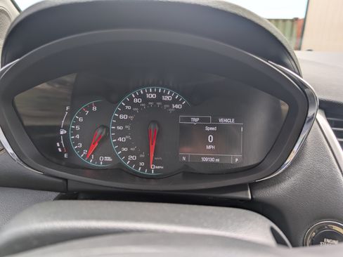 Used 2019 Chevrolet Trax LT w/ LT Convenience Package image 4